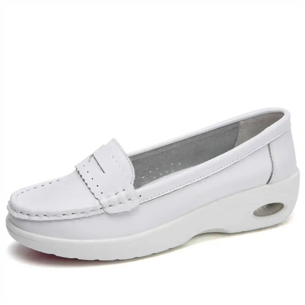 Thick Sole Slipon White Traine - đánh giá và giá Travel Accessories Vietnam