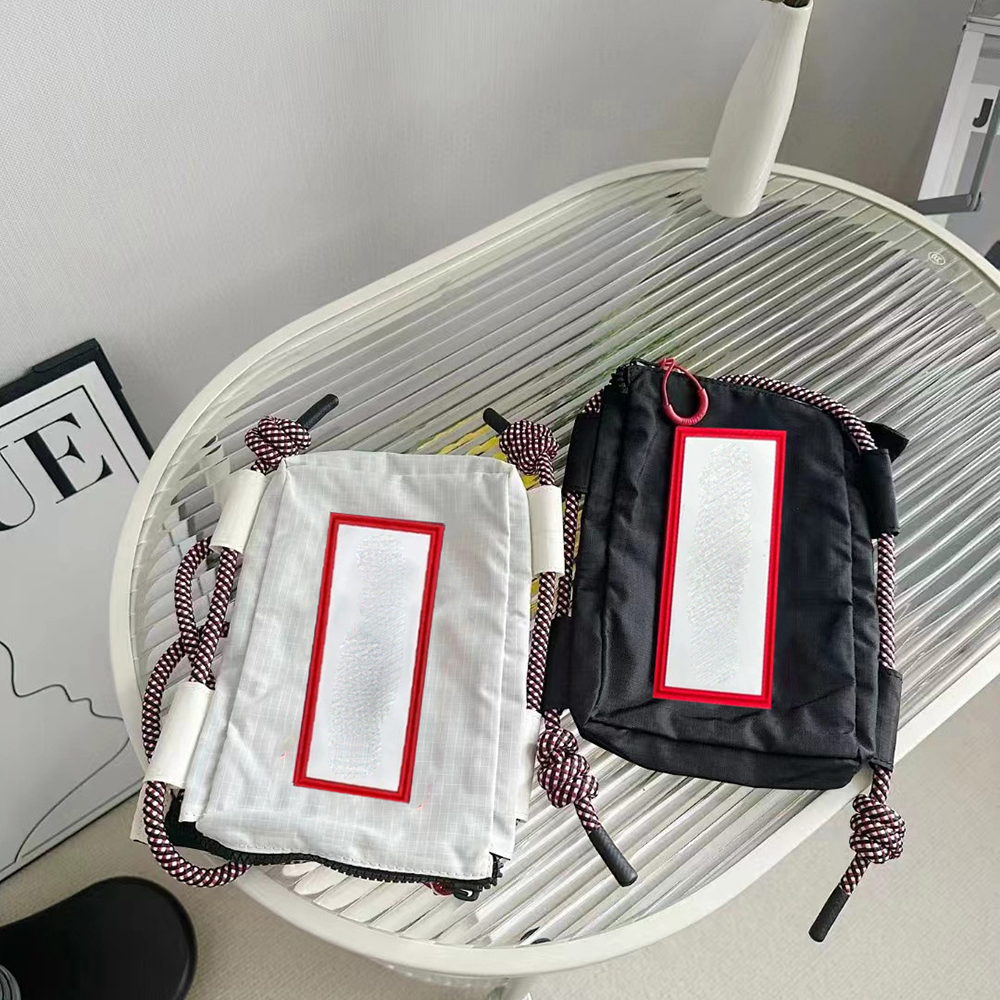 Adjustable shoulder straps, zi - đánh giá và giá Travel Accessories Must Have