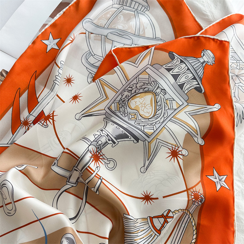 Luxury Brand Scarf Large Silk  - đánh giá và giá Travel Accessories Must Have