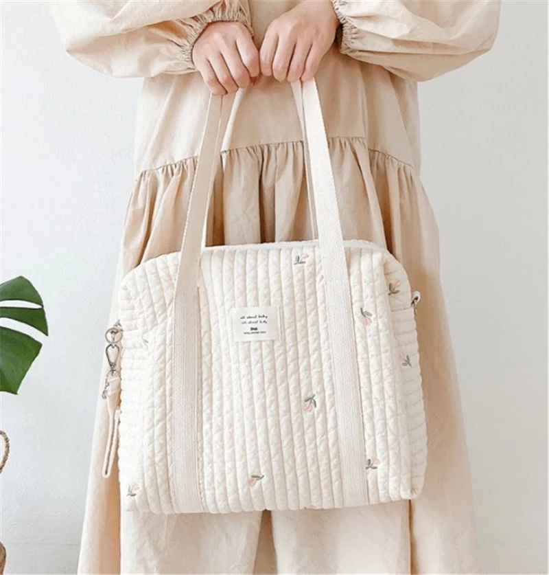 Embroidered Mommy Bag Handbag  - đánh giá và giá Travel Accessories With Baby